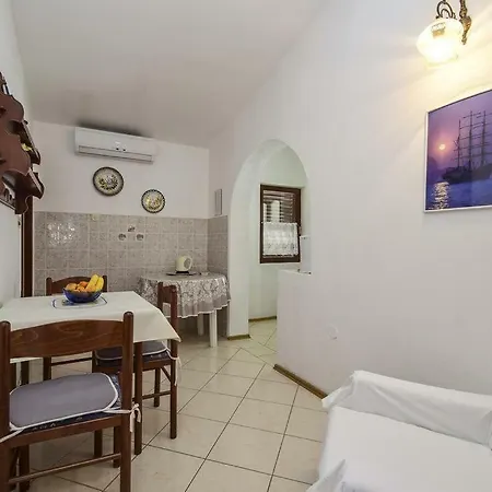 By The Sea Pag - 15670 Apartment